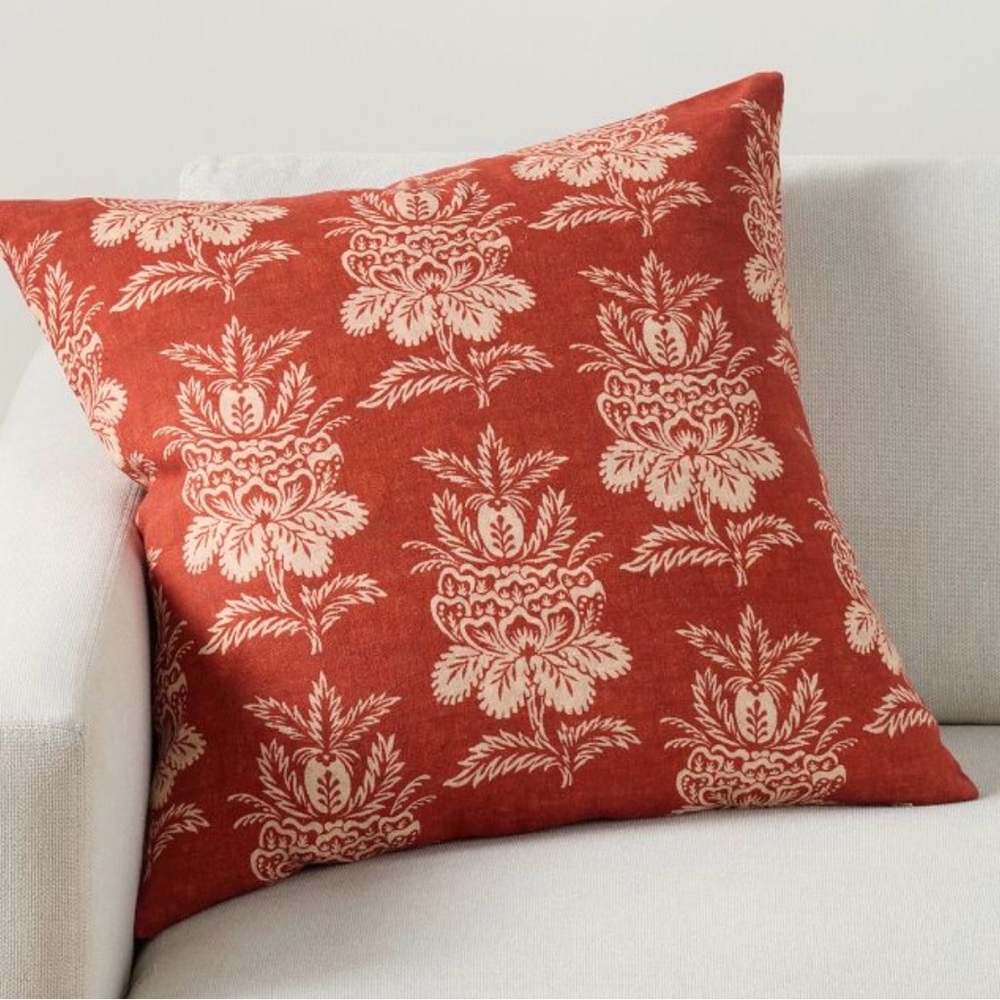 NWT POTTERY BARN Amston Vintage Floral  Pillow 24 x 24